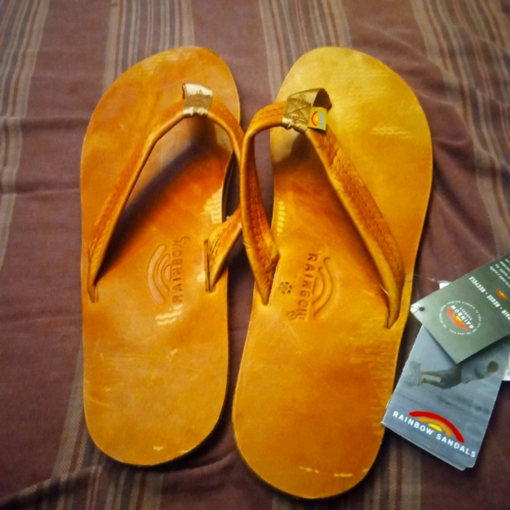 Leather flip flops
